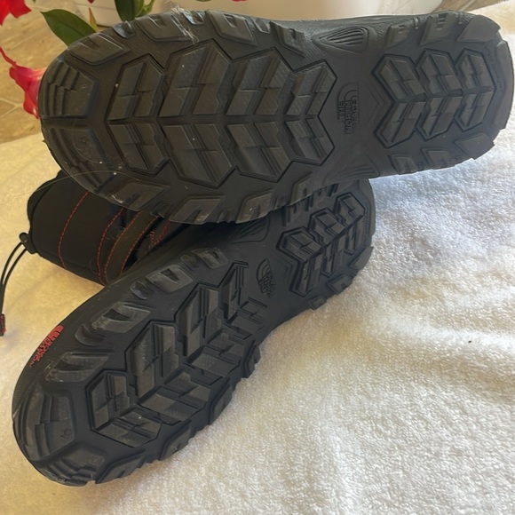 Gently worn The North Face Alpenglow Snow Boots Size US 7 big boys - Picture 9 of 14